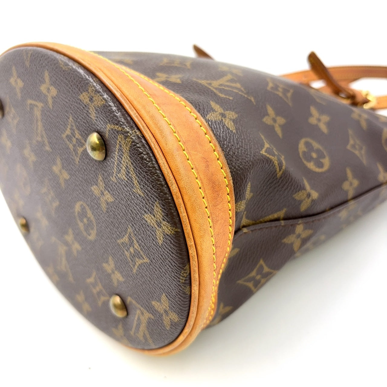 LOUIS VUITTON BUCKET BAG WITH ACCESSORIES ON CHAIN