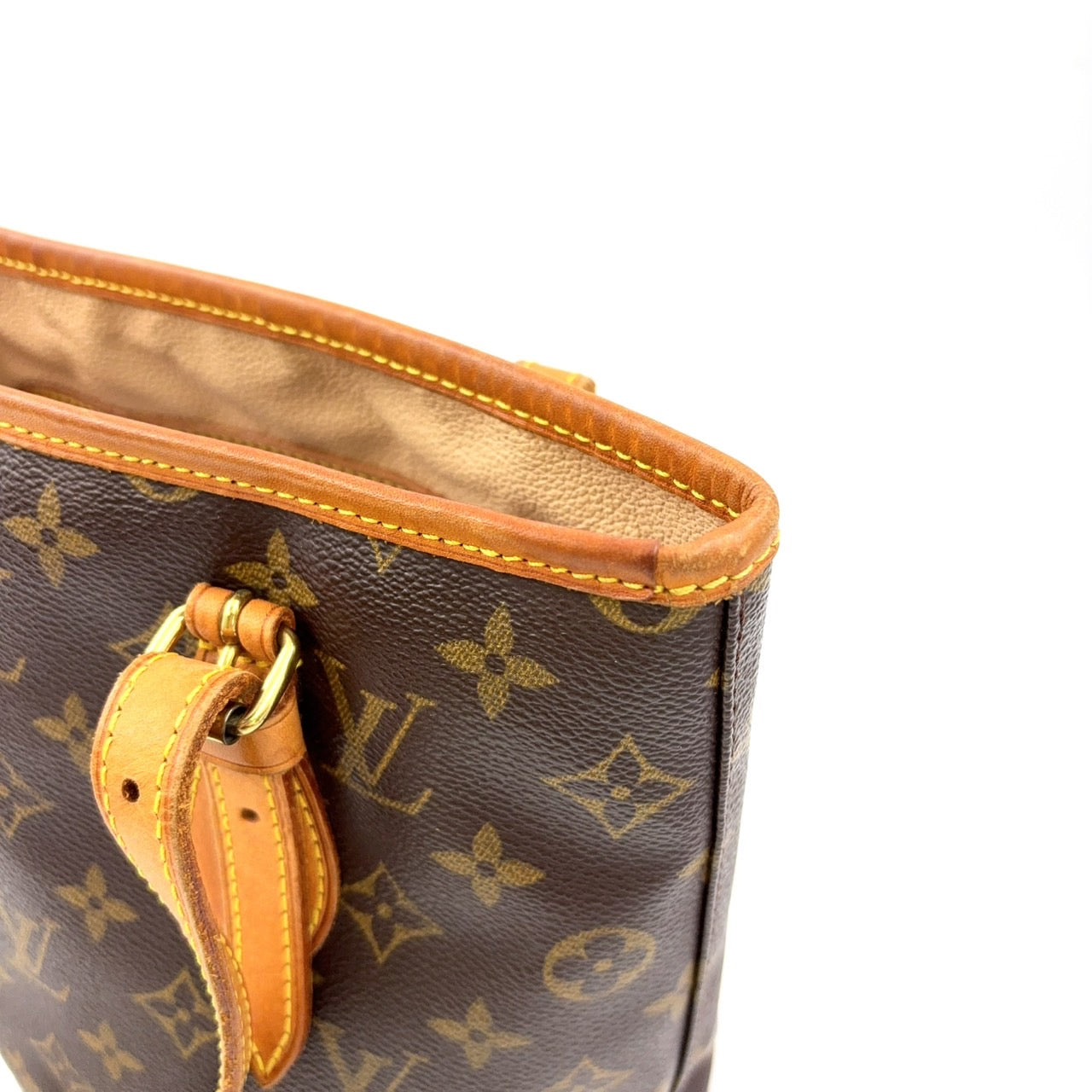 LOUIS VUITTON BUCKET BAG WITH ACCESSORIES ON CHAIN