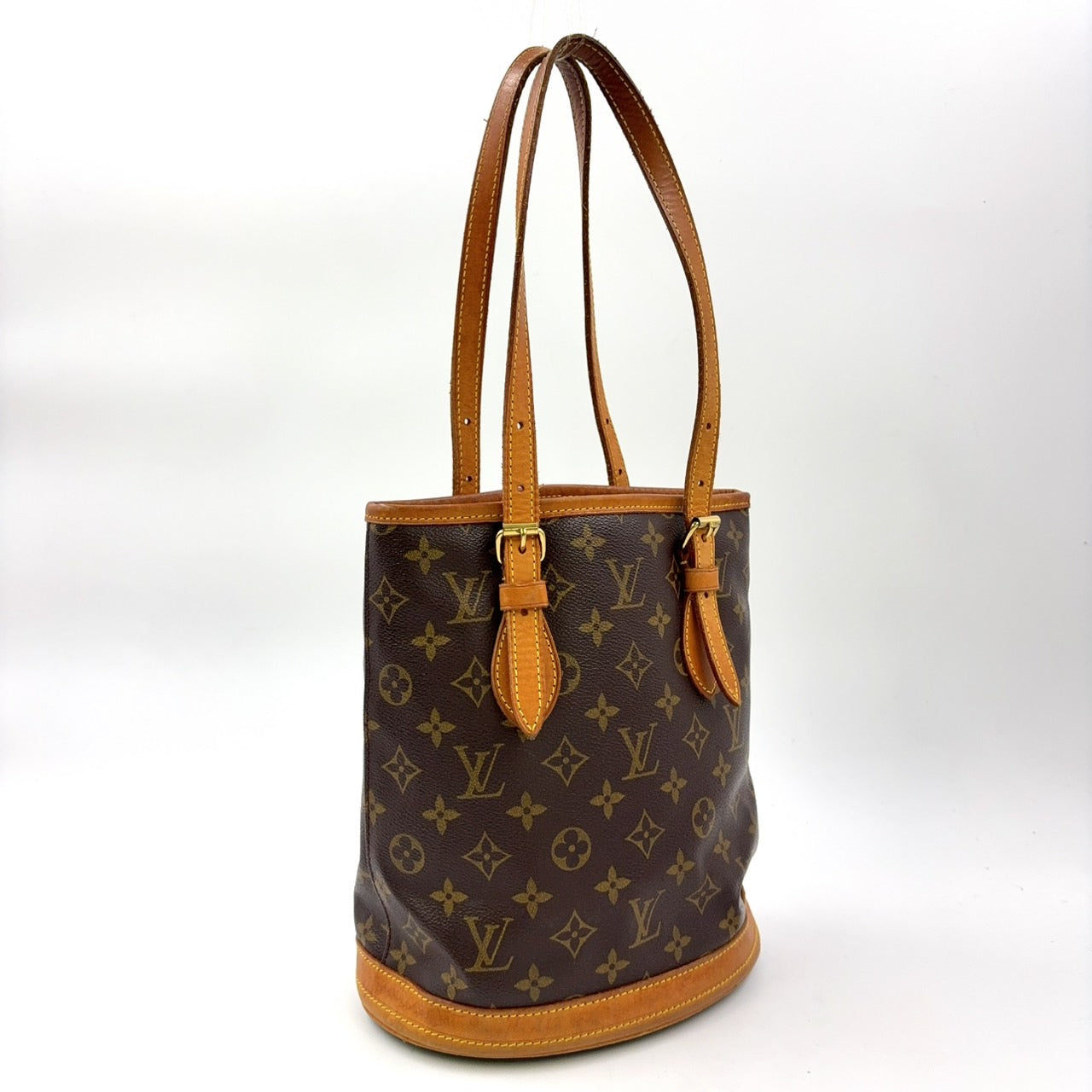 LOUIS VUITTON BUCKET BAG WITH ACCESSORIES ON CHAIN