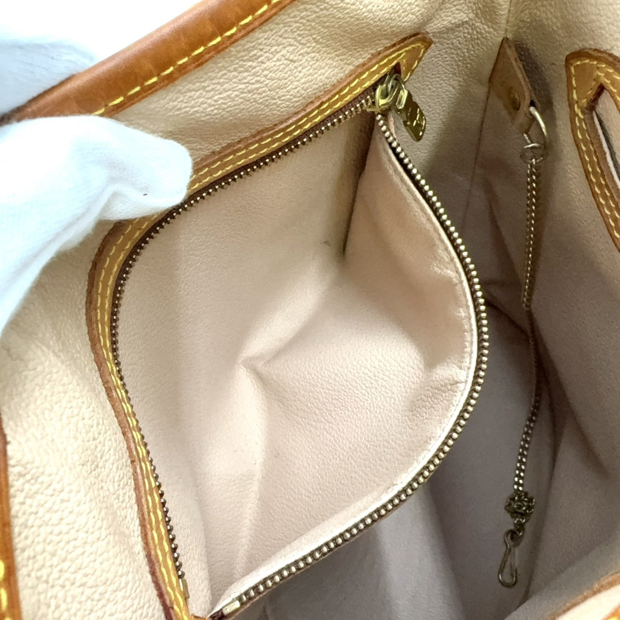 LOUIS VUITTON BUCKET BAG WITH ACCESSORIES ON CHAIN