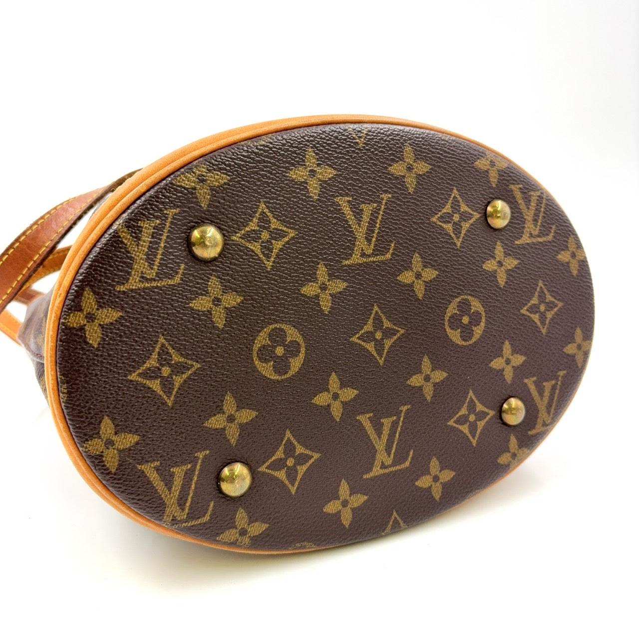 LOUIS VUITTON BUCKET BAG WITH ACCESSORIES ON CHAIN
