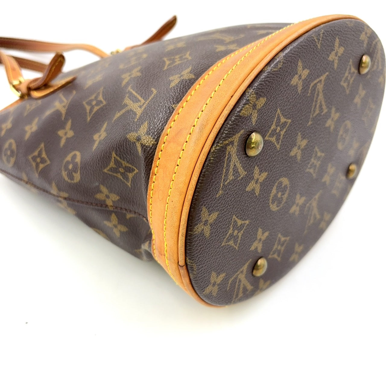 LOUIS VUITTON BUCKET BAG WITH ACCESSORIES ON CHAIN