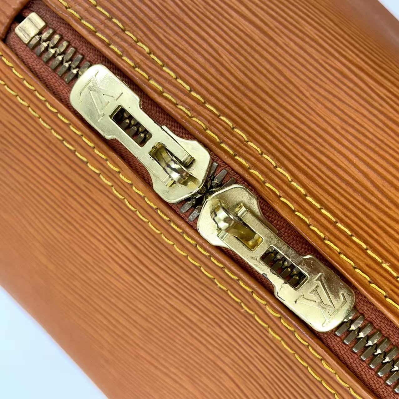 LOUIS VUITTON EPI BROWN 50 KEEPALL BOSTON BAG