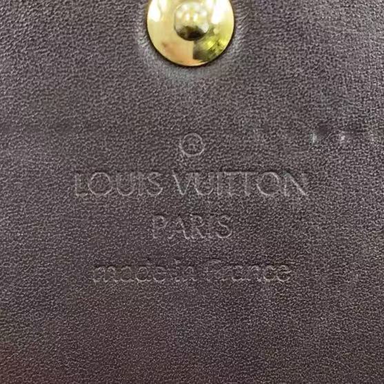 LOUIS VUITTON VERNIS SARAH WALLET IN AMARANTE