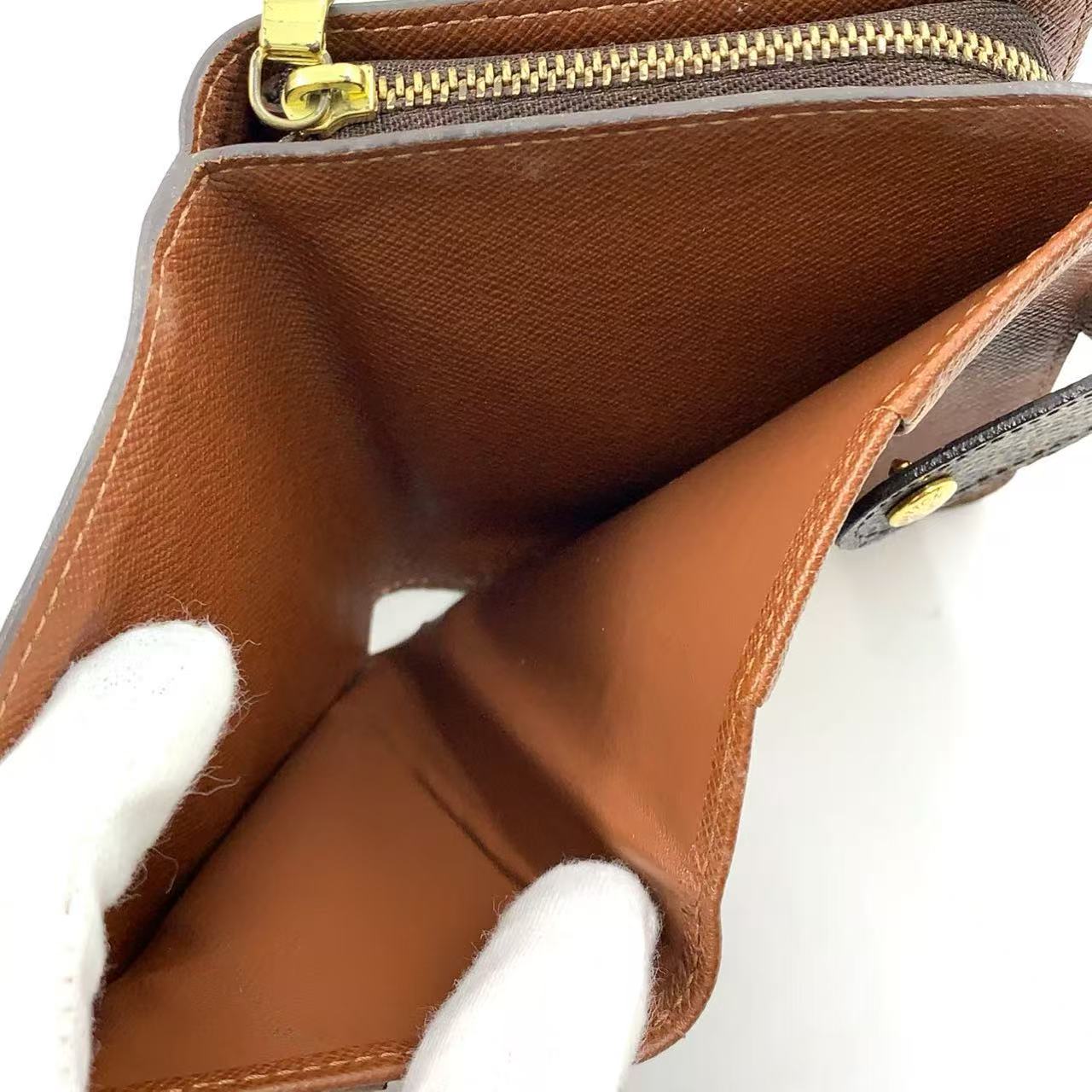 LOUIS VUITTON COMPACT MONOGRAM BIFOLD WALLET