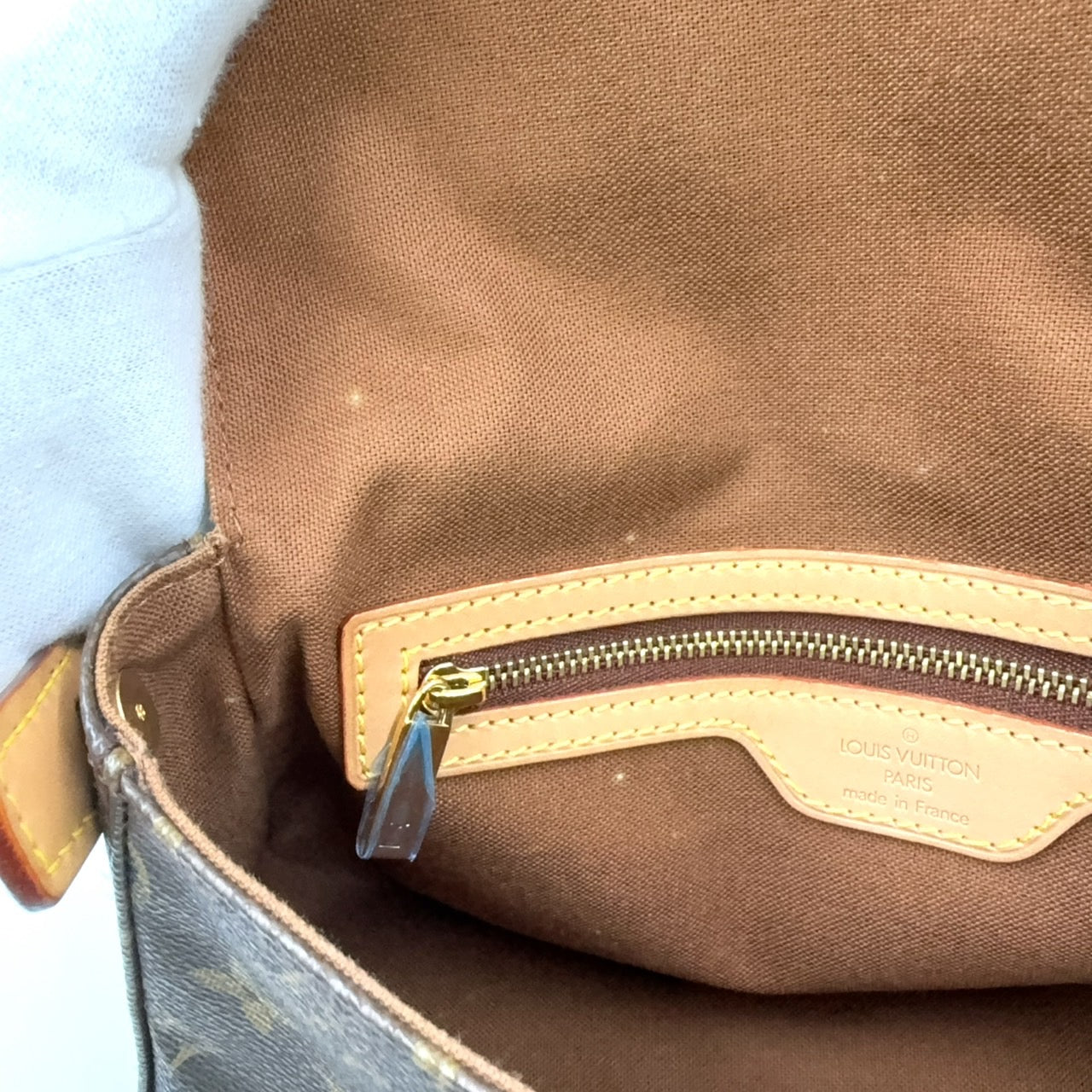LOUIS VUITTON MINI LOOPING HANDBAG