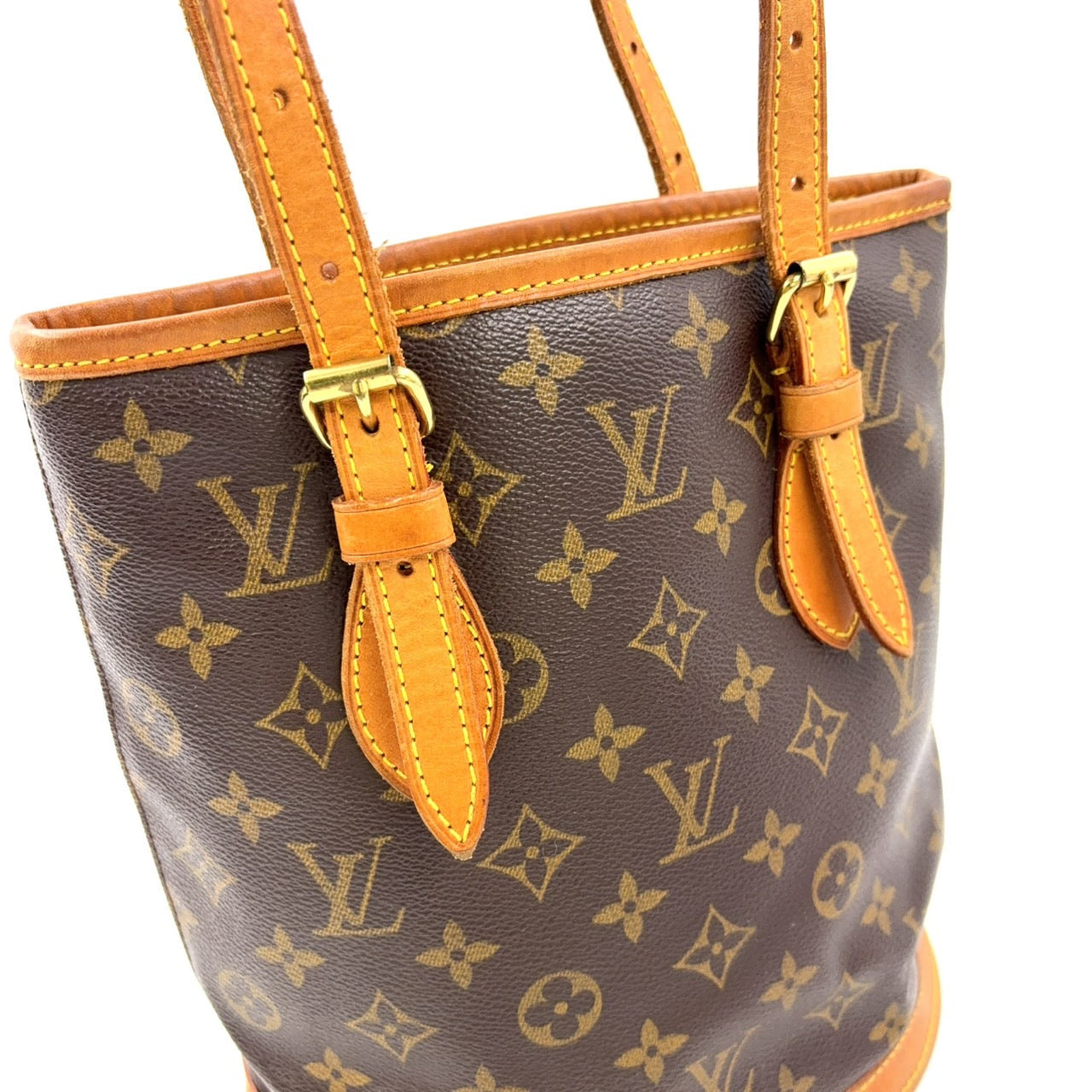 LOUIS VUITTON BUCKET BAG WITH ACCESSORIES ON CHAIN