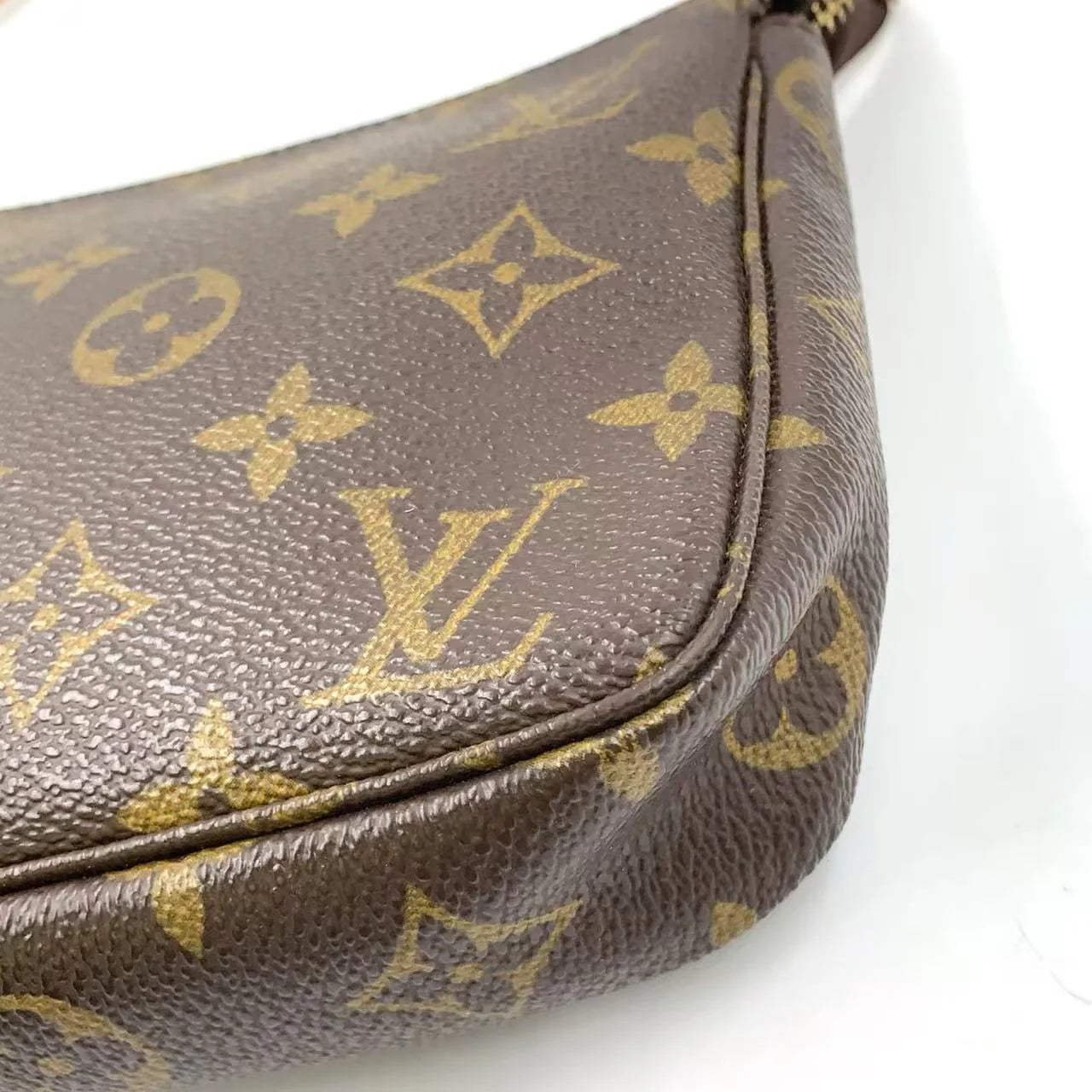 LOUIS VUITTON POCHETTE ACCESSOIRES MONOGRAM HANDBAG BROWN LEATHER PVC GOLD